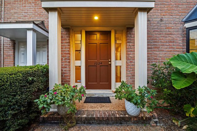 1024 Augusta Drive 1024, Houston, TX 77057