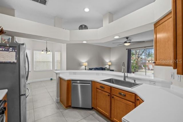 942 HENLEY CIRCLE, Davenport, FL 33896