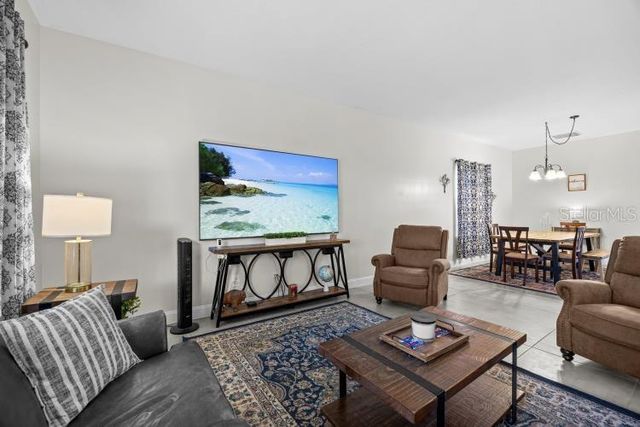 942 HENLEY CIRCLE, Davenport, FL 33896