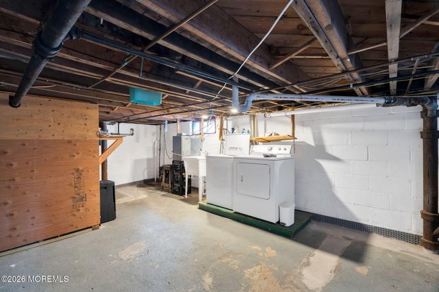 16 Wardell Place, Ocean Twp, NJ 07712