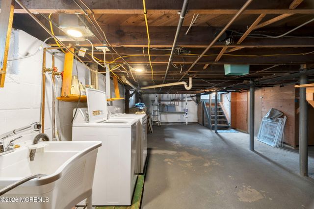 16 Wardell Place, Ocean Twp, NJ 07712