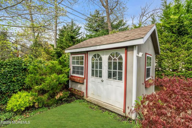 16 Wardell Place, Ocean Twp, NJ 07712