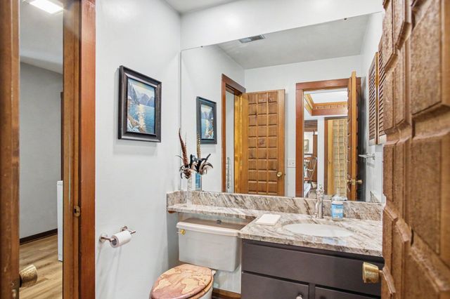540 Roundtree Drive NE, Ada, MI 49301