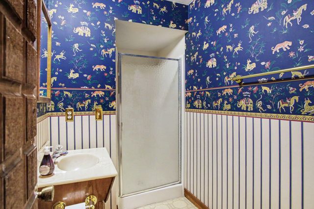 540 Roundtree Drive NE, Ada, MI 49301