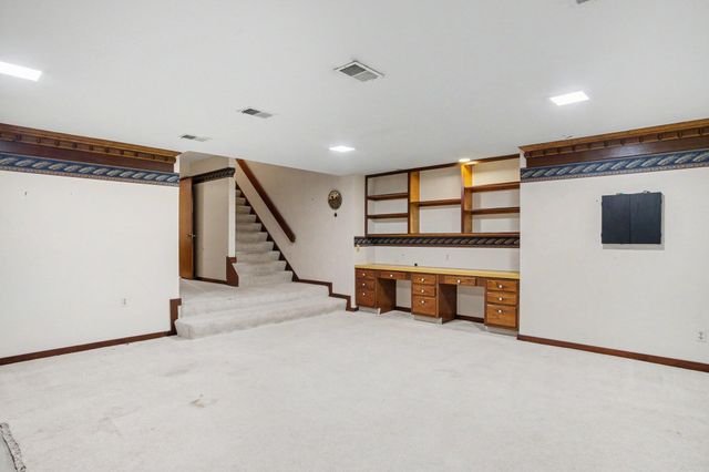 540 Roundtree Drive NE, Ada, MI 49301