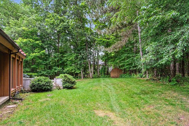 540 Roundtree Drive NE, Ada, MI 49301
