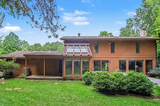 540 Roundtree Drive NE, Ada, MI 49301