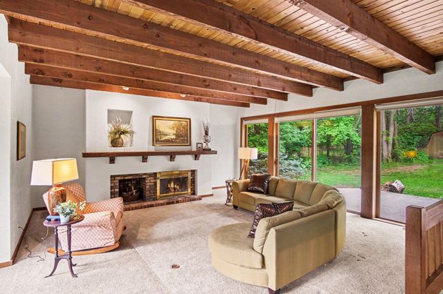 540 Roundtree Drive NE, Ada, MI 49301