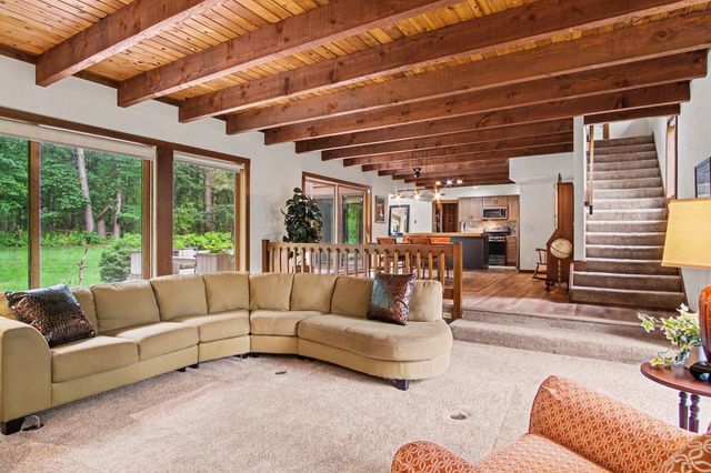 540 Roundtree Drive NE, Ada, MI 49301