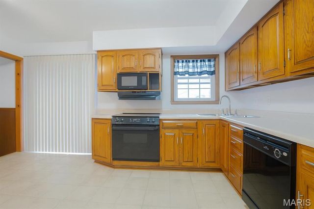 1104 State Street, Collinsville, IL 62234