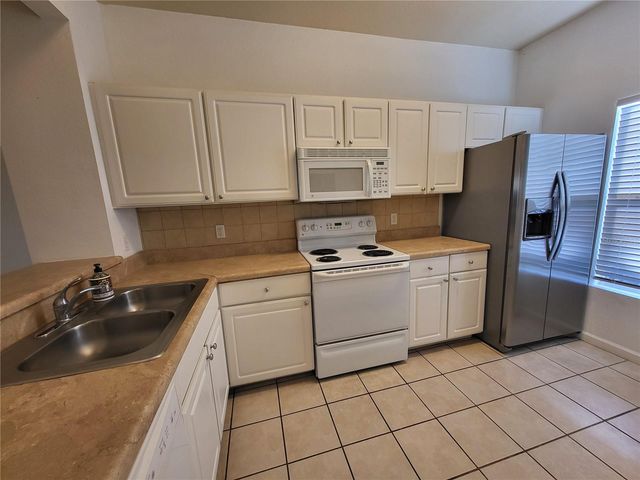 4961 NW 43RD AVENUE 107, Gainesville, FL 32606