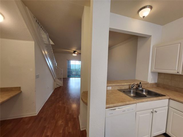 4961 NW 43RD AVENUE 107, Gainesville, FL 32606