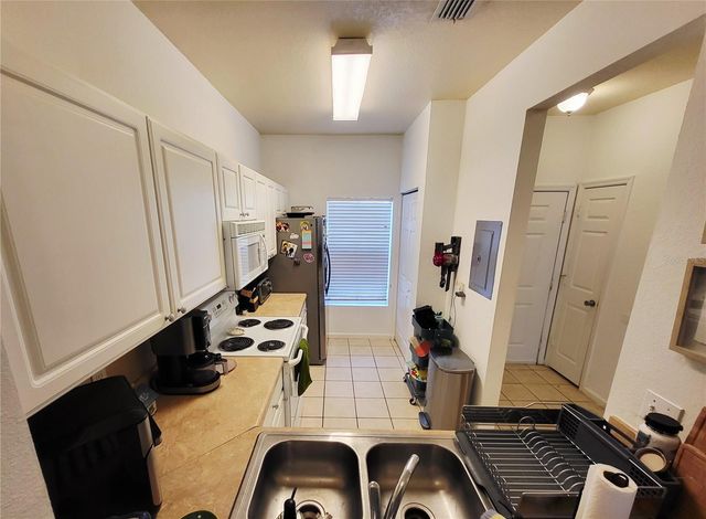 4961 NW 43RD AVENUE 107, Gainesville, FL 32606