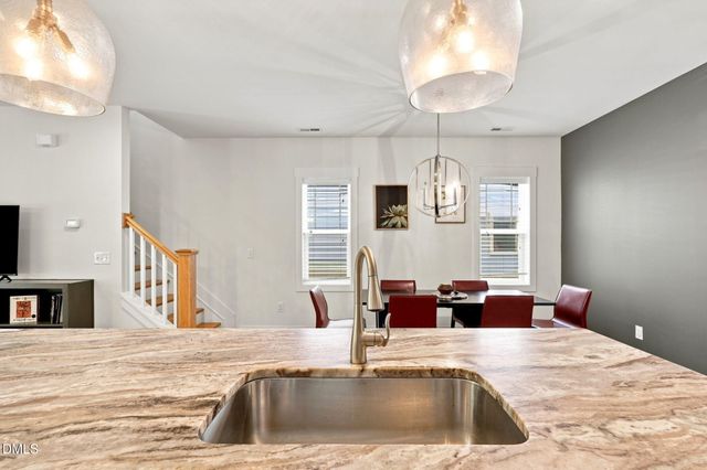 47 Hawk Point Road, Chapel Hill, NC 27516