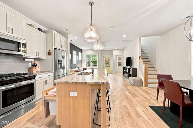 47 Hawk Point Road, Chapel Hill, NC 27516