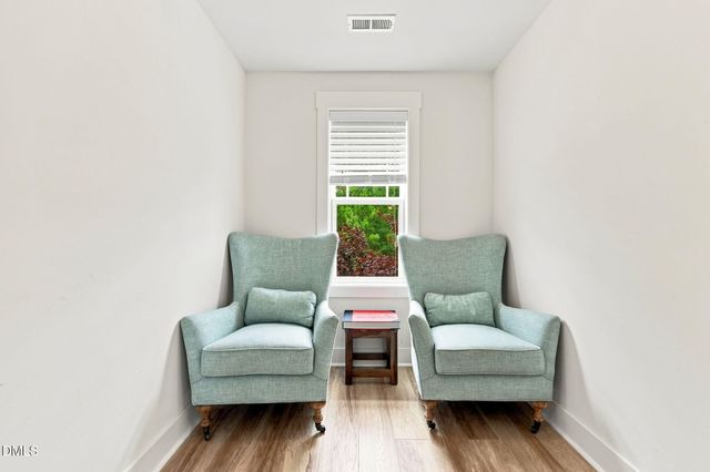 47 Hawk Point Road, Chapel Hill, NC 27516