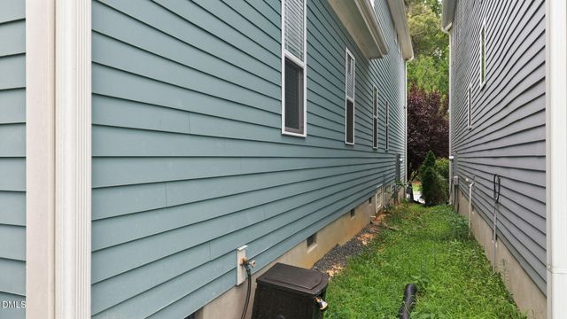 47 Hawk Point Road, Chapel Hill, NC 27516