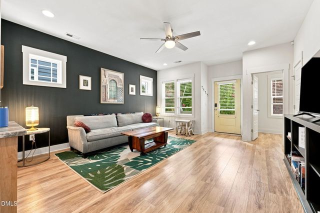 47 Hawk Point Road, Chapel Hill, NC 27516