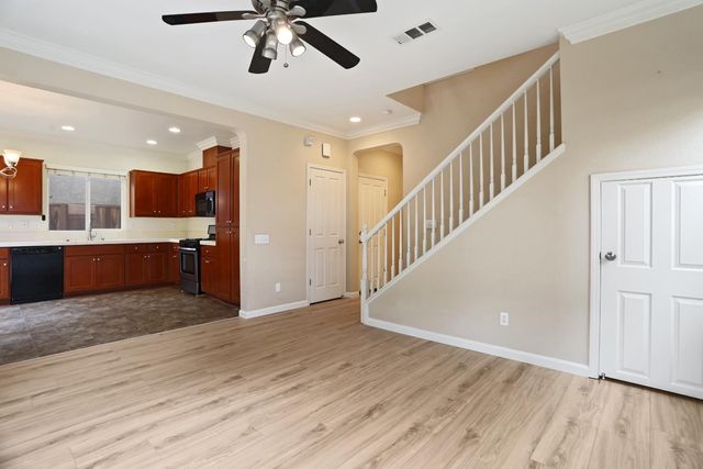 1542 Hearthsong Dr, Manteca, CA 95337