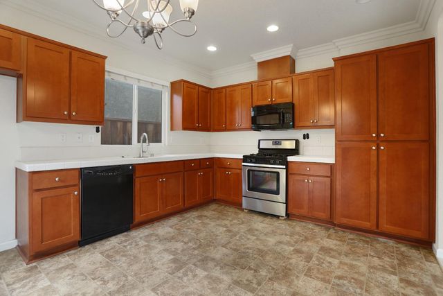 1542 Hearthsong Dr, Manteca, CA 95337