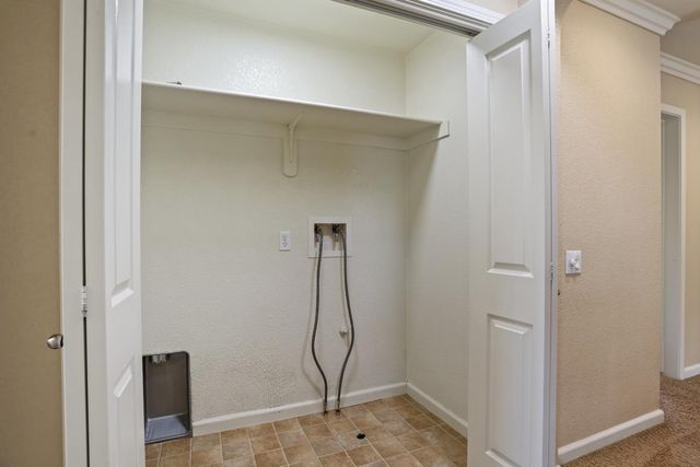 1542 Hearthsong Dr, Manteca, CA 95337