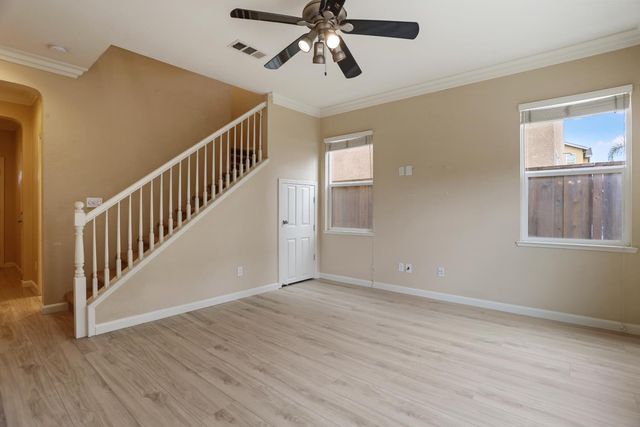 1542 Hearthsong Dr, Manteca, CA 95337