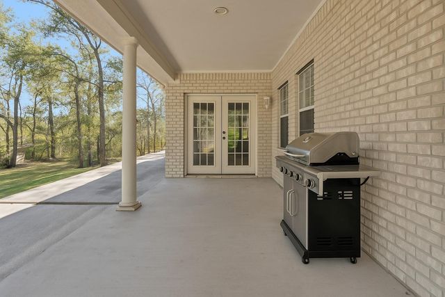 27789 Armadillo Road, Montgomery, TX 77356