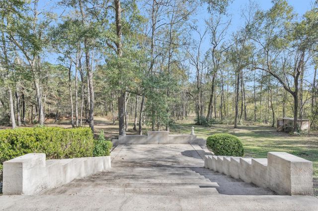 27789 Armadillo Road, Montgomery, TX 77356