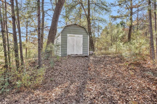 27789 Armadillo Road, Montgomery, TX 77356