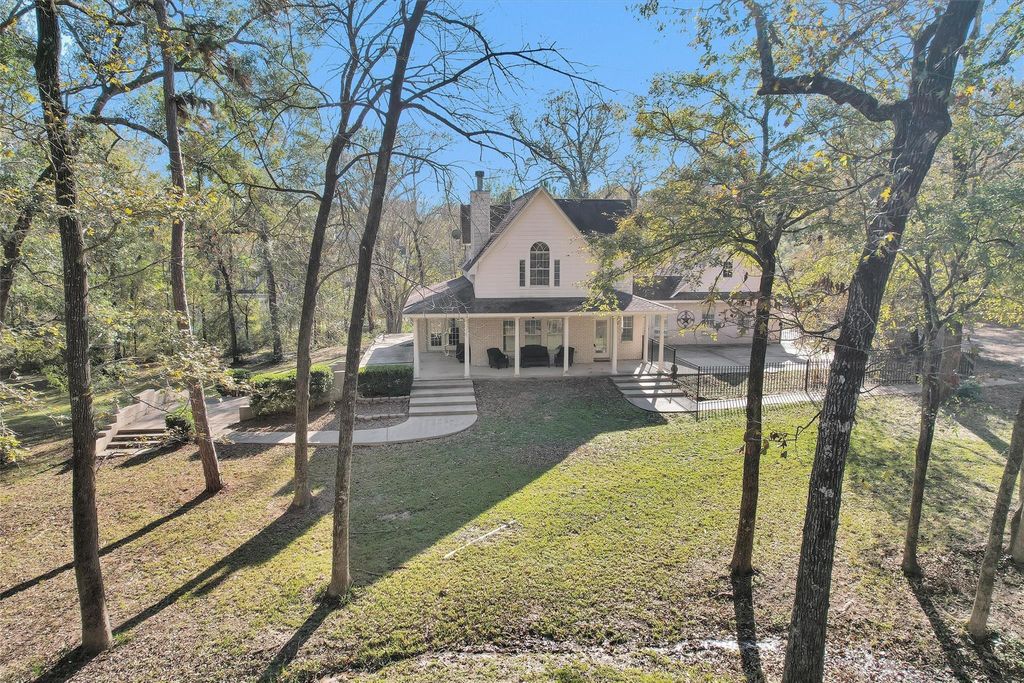 27789 Armadillo Road, Montgomery, TX 77356