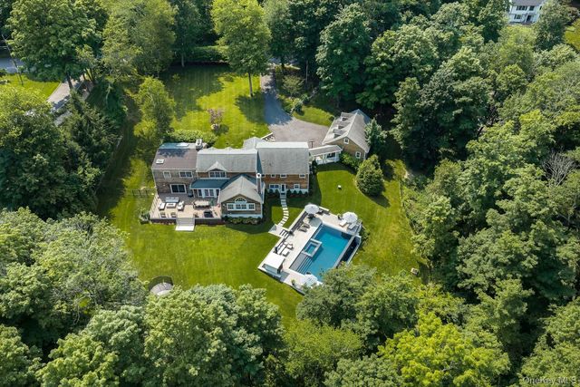 8 Seymour Place W, Armonk, NY 10504