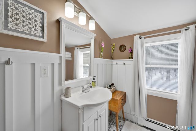 38 Vernon Road, Enfield, CT 06082