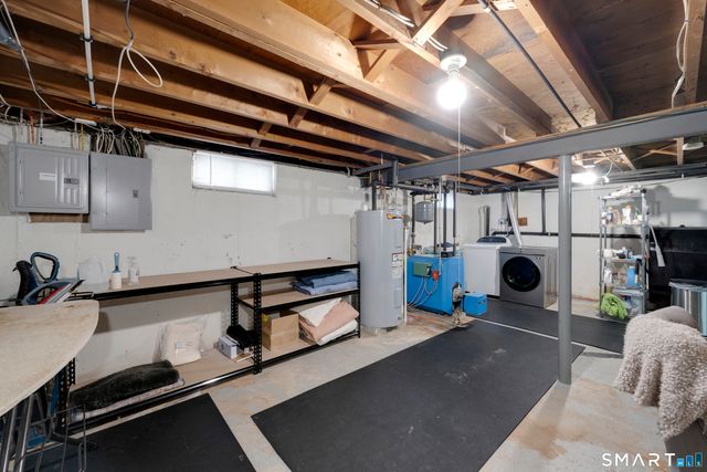 38 Vernon Road, Enfield, CT 06082