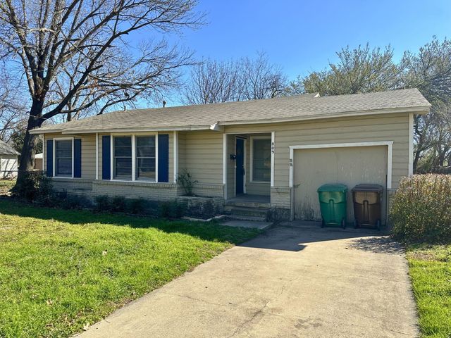 809 Crescent Street, Denton, TX 76201