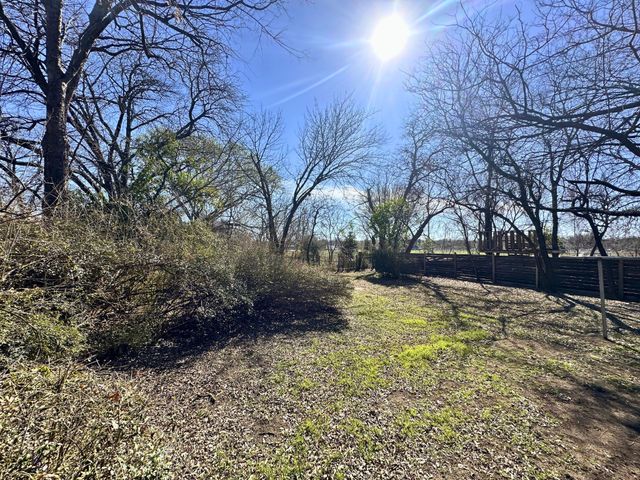 809 Crescent Street, Denton, TX 76201