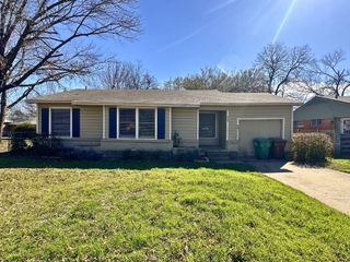 809 Crescent Street, Denton, TX 76201