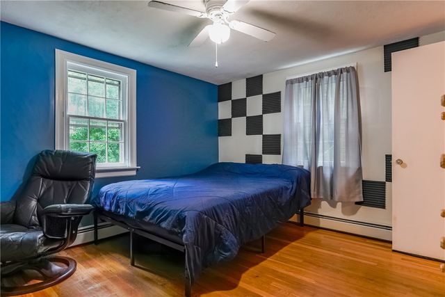 61 Knotty Oak Road, Coventry, RI 02816