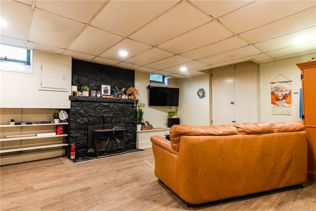 61 Knotty Oak Road, Coventry, RI 02816