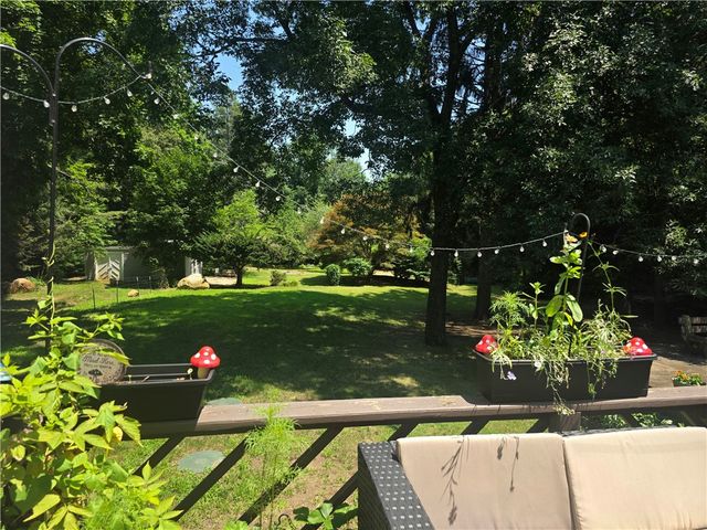 61 Knotty Oak Road, Coventry, RI 02816