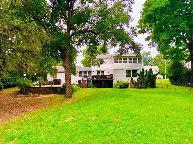 61 Knotty Oak Road, Coventry, RI 02816