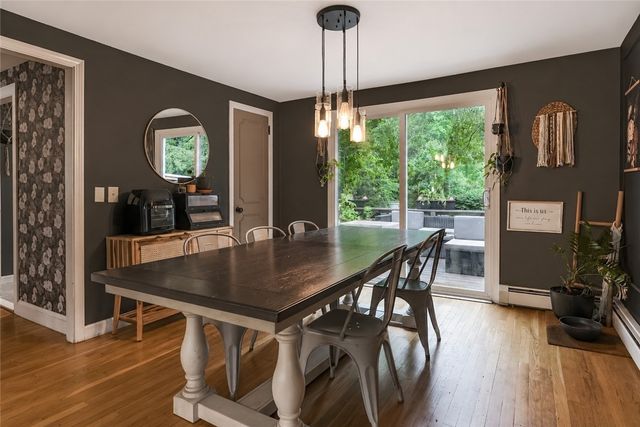 61 Knotty Oak Road, Coventry, RI 02816