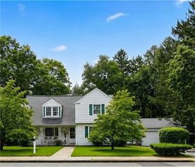 61 Knotty Oak Road, Coventry, RI 02816