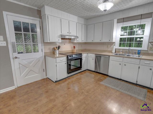 3219 Moody Rd, Bonaire, GA 31005