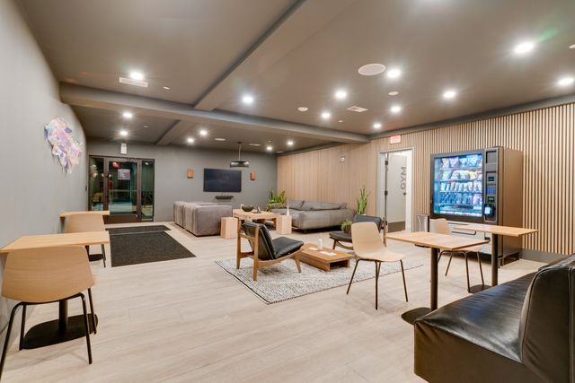 635 7th Ave S Apt 406, Nashville, TN 37203