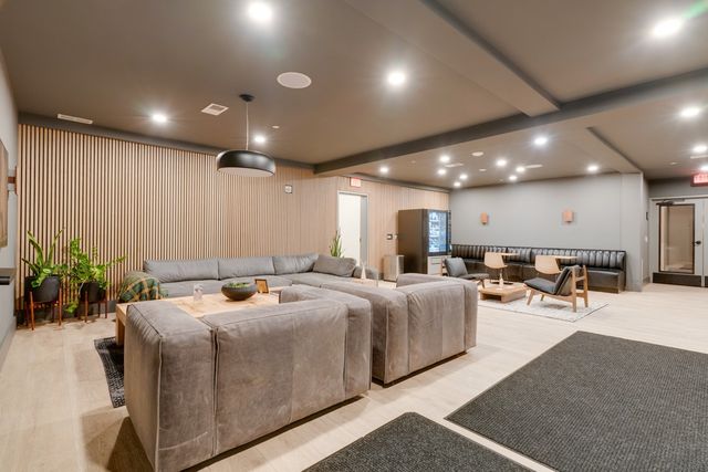 635 7th Ave S Apt 406, Nashville, TN 37203