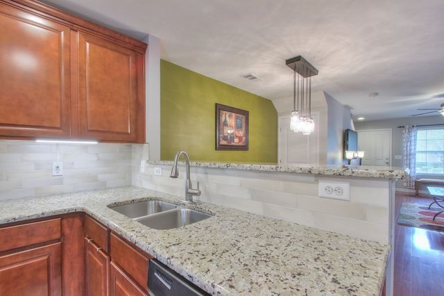 1303 Riverbrook Dr, Hermitage, TN 37076