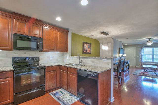 1303 Riverbrook Dr, Hermitage, TN 37076