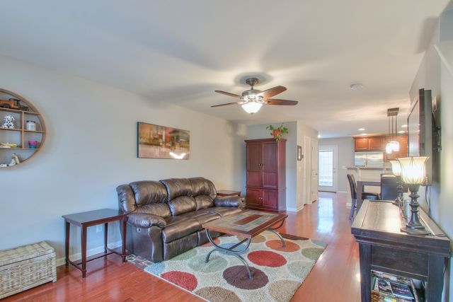 1303 Riverbrook Dr, Hermitage, TN 37076