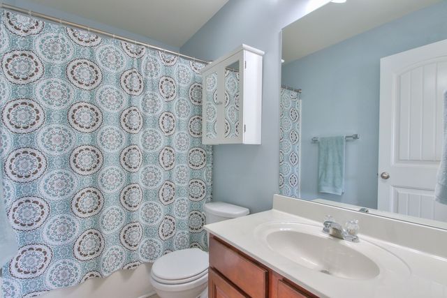 1303 Riverbrook Dr, Hermitage, TN 37076