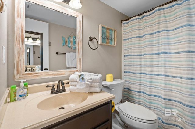 331 E 1st Avenue 101, Gulf Shores, AL 36535